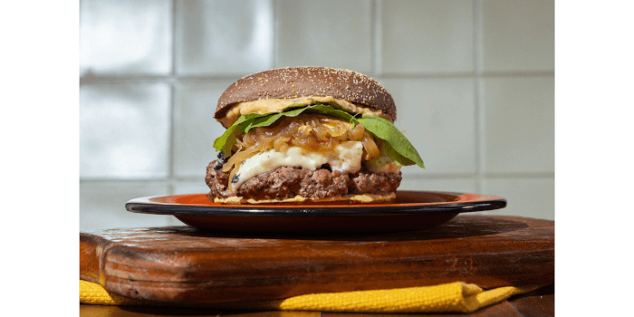 N9 — hambúrguer australiano